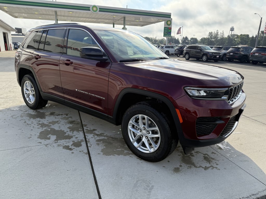2025 Jeep Grand Cherokee Laredo's photo