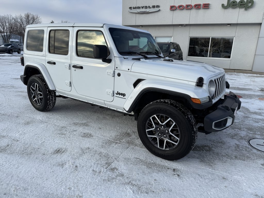2025 Jeep Wrangler 4-Door Sahara's photo