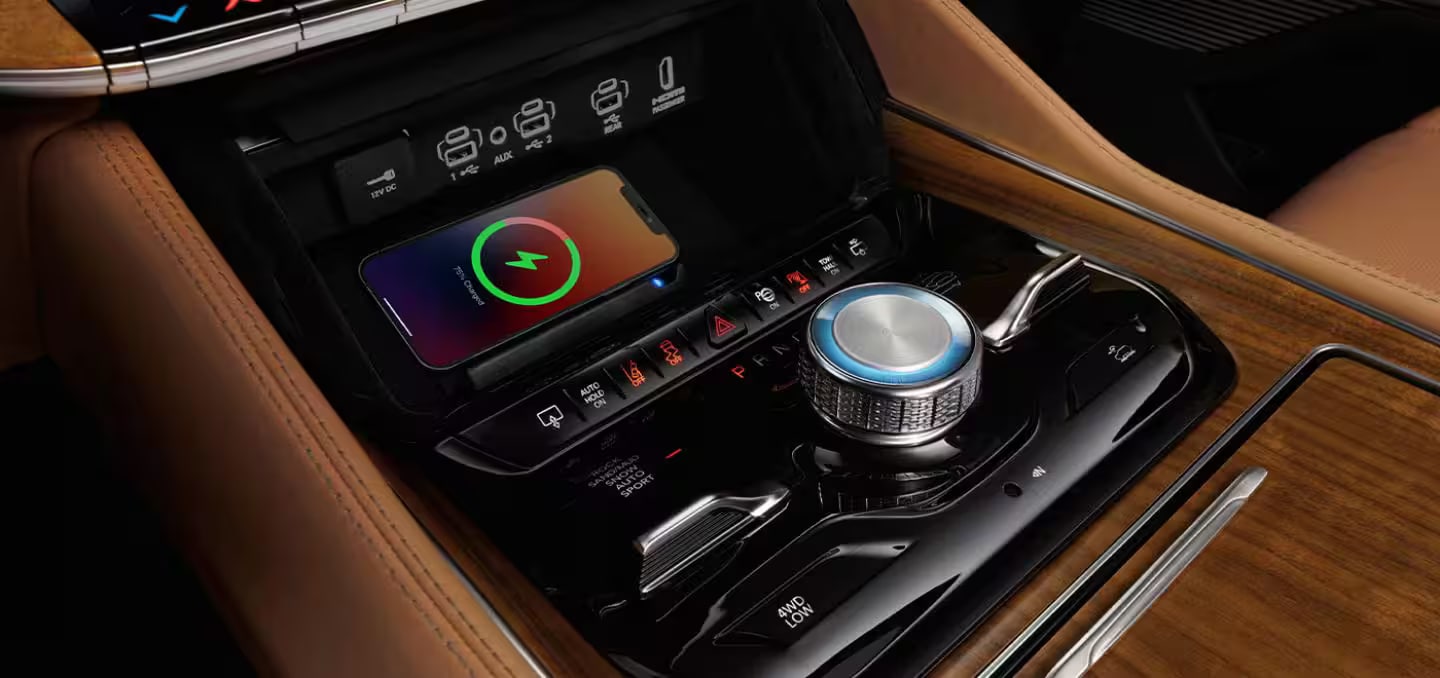 Interior tech of the 2026 Jeep Grand Wagoneer