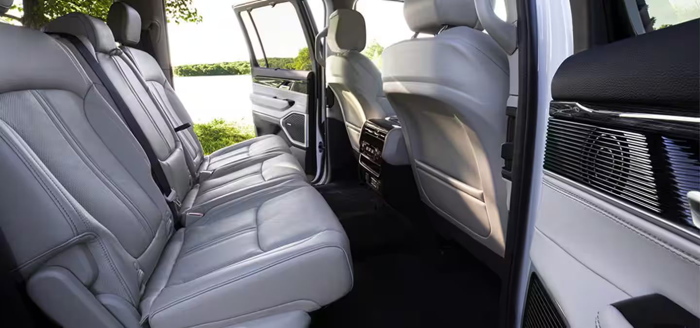 2025-wagoneer-2nd-row.png