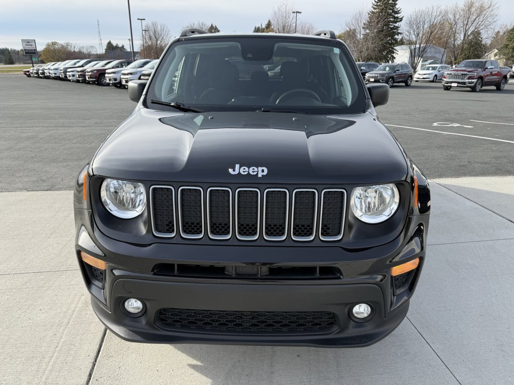 2022 Jeep Renegade Latitude photo 2