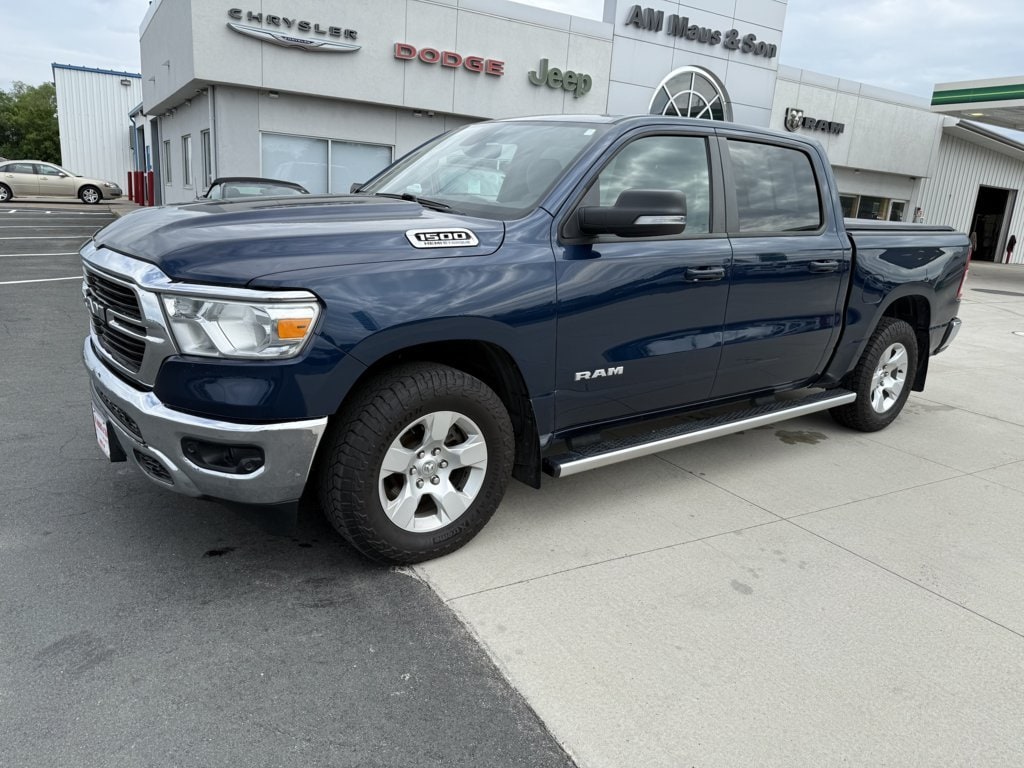 2021 RAM 1500 Big Horn/Lone Star 4x4 Crew Cab 5'7's photo