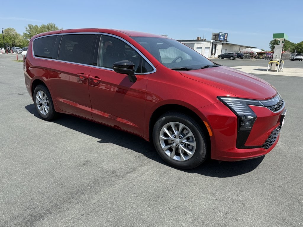2027 Chrysler Pacifica Select AWD's photo