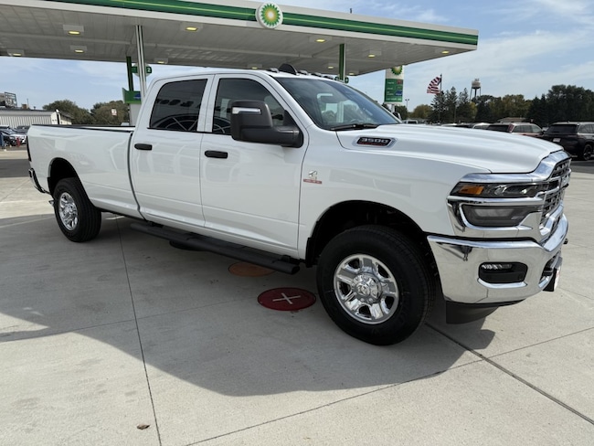 2026 Ram 3500 TRADESMAN CREW CAB 4X4 8' BOX Pickup