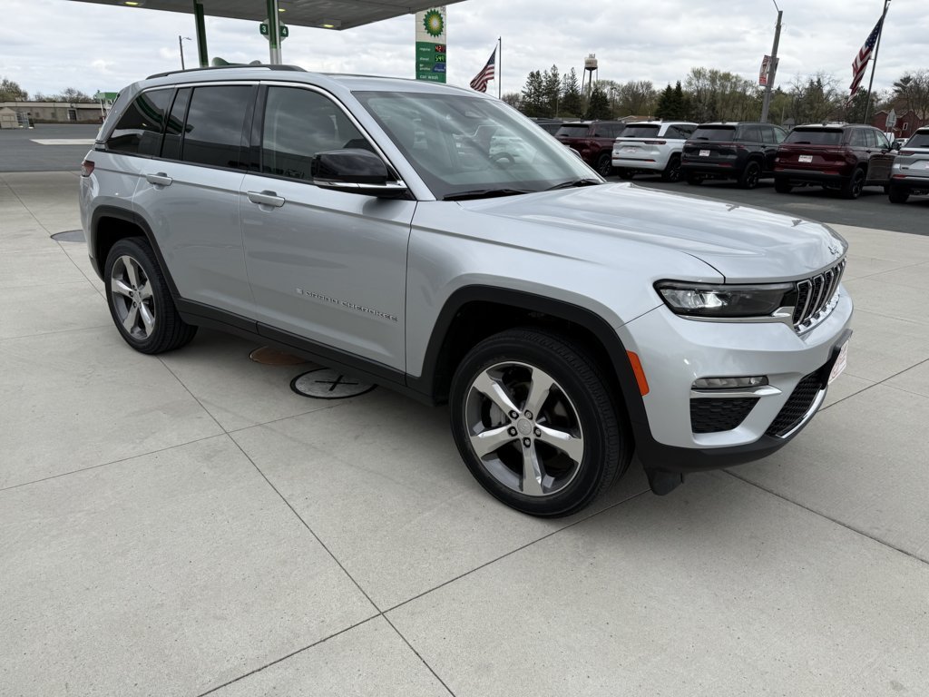 2022 Jeep Grand Cherokee Limited 4x4's photo