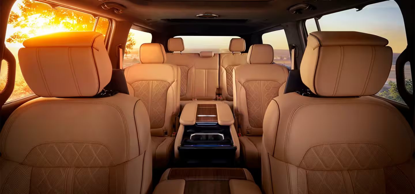 2025-grand-wagoneer-l-int.png