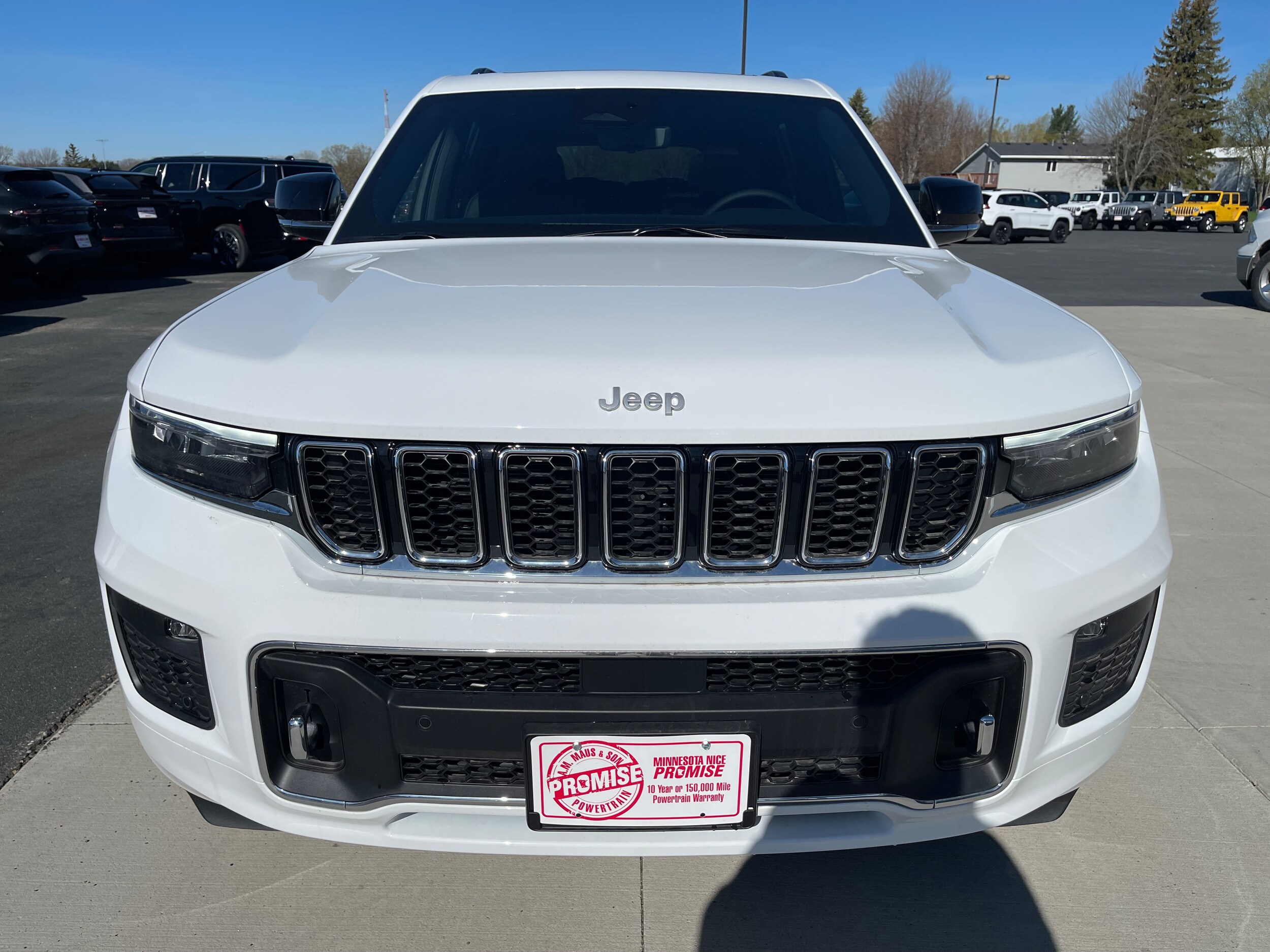 2025 Jeep Grand Cherokee Overland photo 2