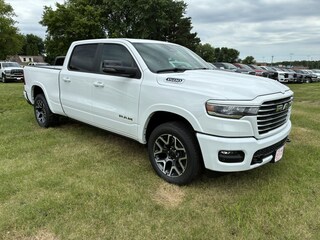 2026 Ram 1500 LARAMIE CREW CAB 4X4 6'4 BOX Pickup