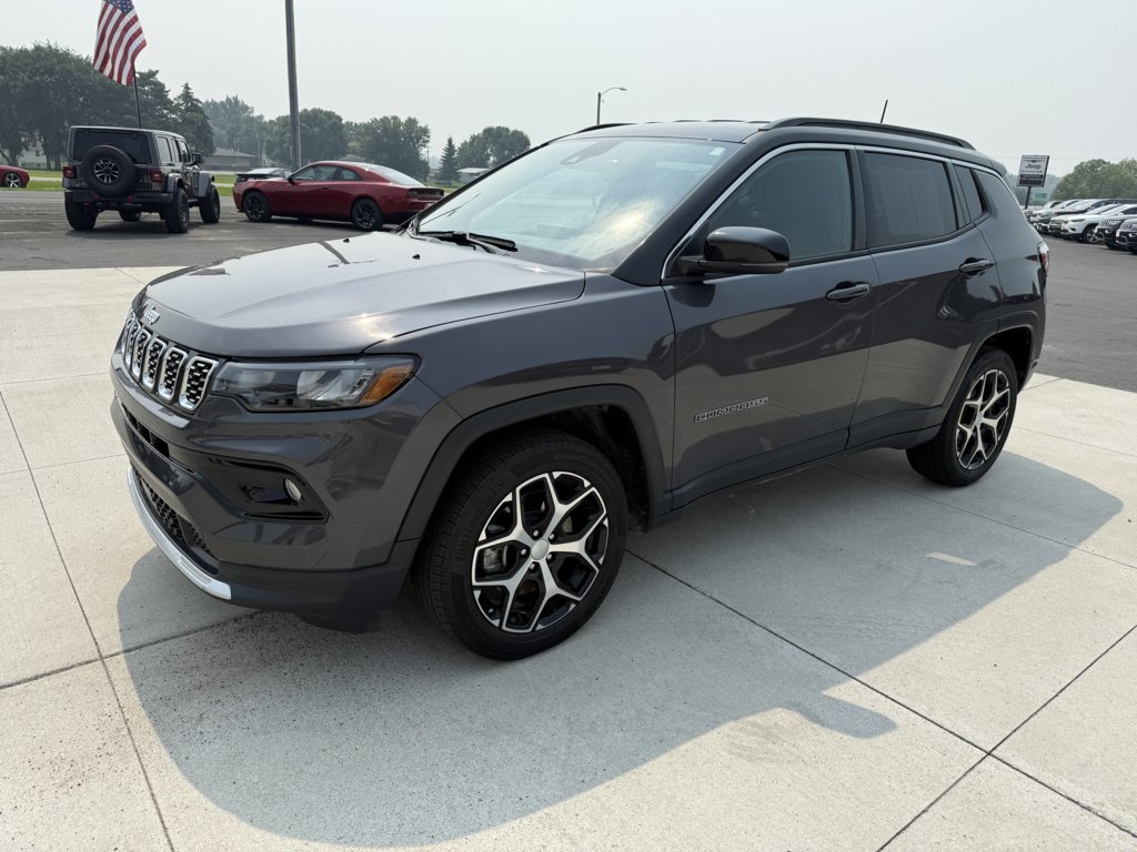 2024 Jeep Compass Limited photo 3