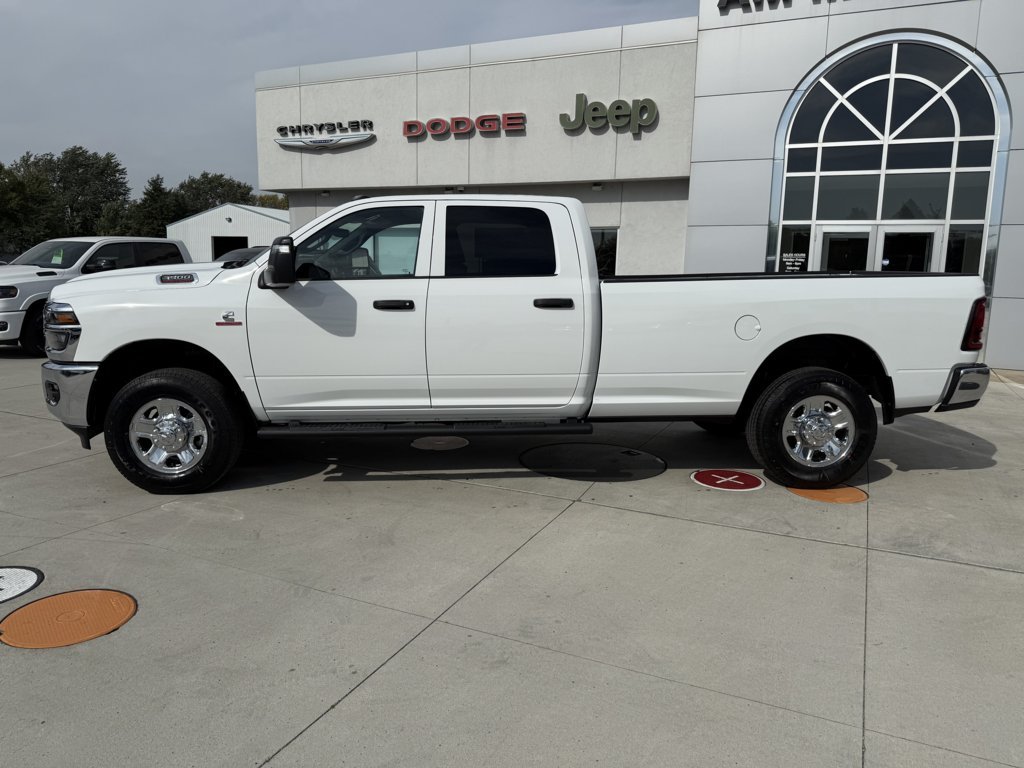 2026 Ram 3500 Tradesman photo 4
