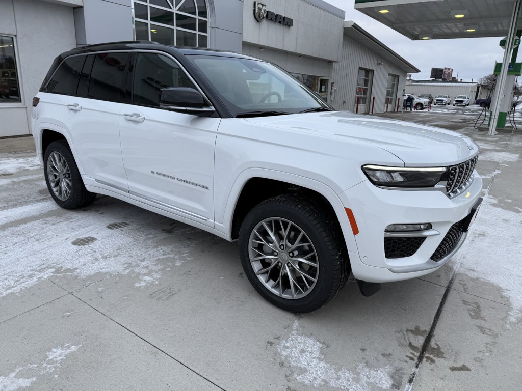 2025 Jeep Grand Cherokee Summit's photo