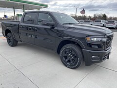 2025 Ram 1500 BIG HORN CREW CAB 4X4 6'4 BOX Pickup