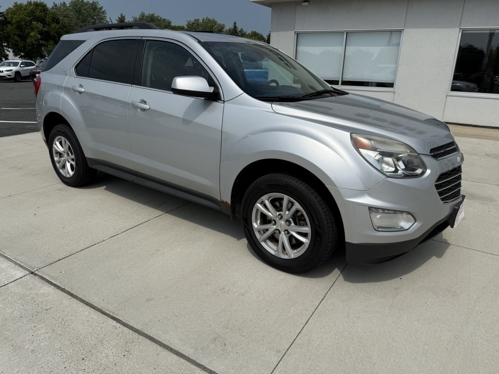 Used 2017 Chevrolet Equinox LT with VIN 2GNFLFE3XH6293584 for sale in Kimball, Minnesota