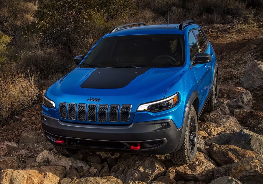 MY23-Cherokee-Capability-Ground-Clearance-Sticky-Container-5-Desktop.jpg