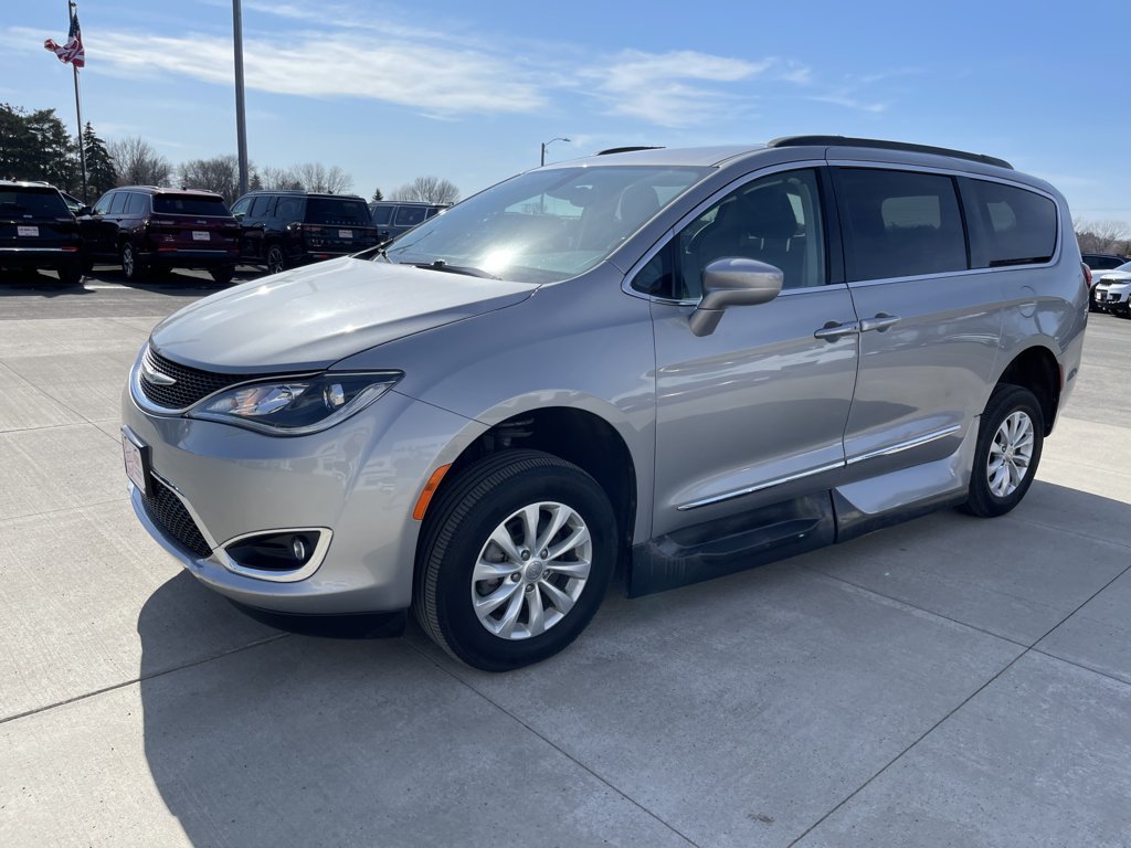 Used 2017 Chrysler Pacifica Touring-L with VIN 2C4RC1BG1HR524239 for sale in Kimball, Minnesota
