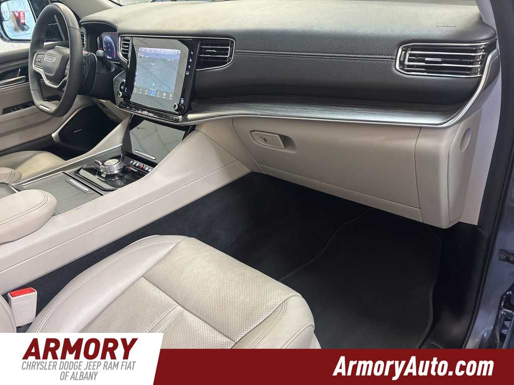 Thumbnail: 2023 Jeep Wagoneer - 45