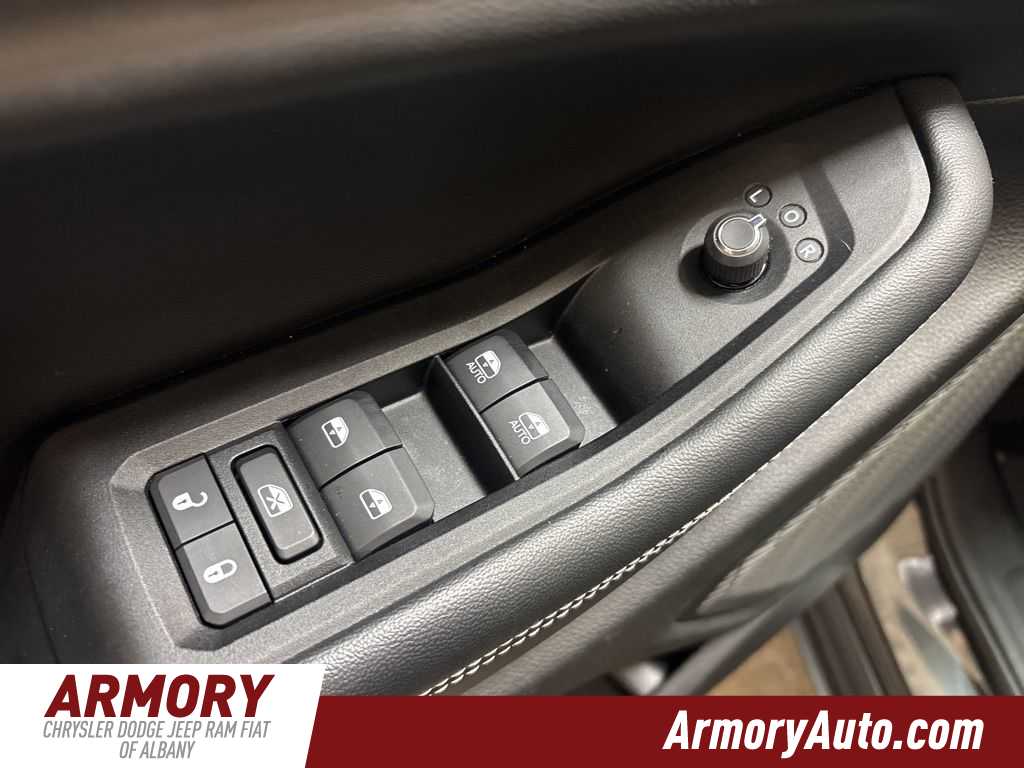 Thumbnail: 2023 Jeep Grand Cherokee L - 8