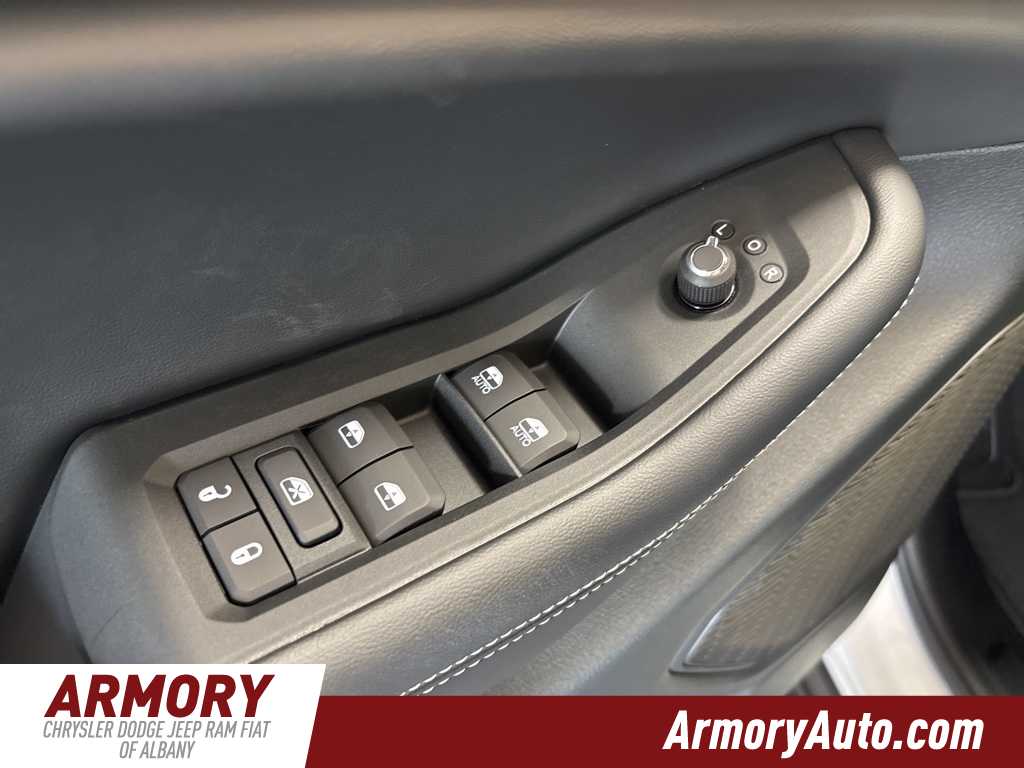 Thumbnail: 2025 Jeep Grand Cherokee - 8