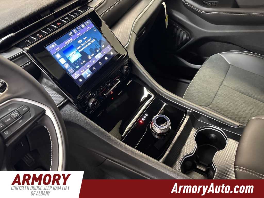 Thumbnail: 2025 Jeep Grand Cherokee - 15