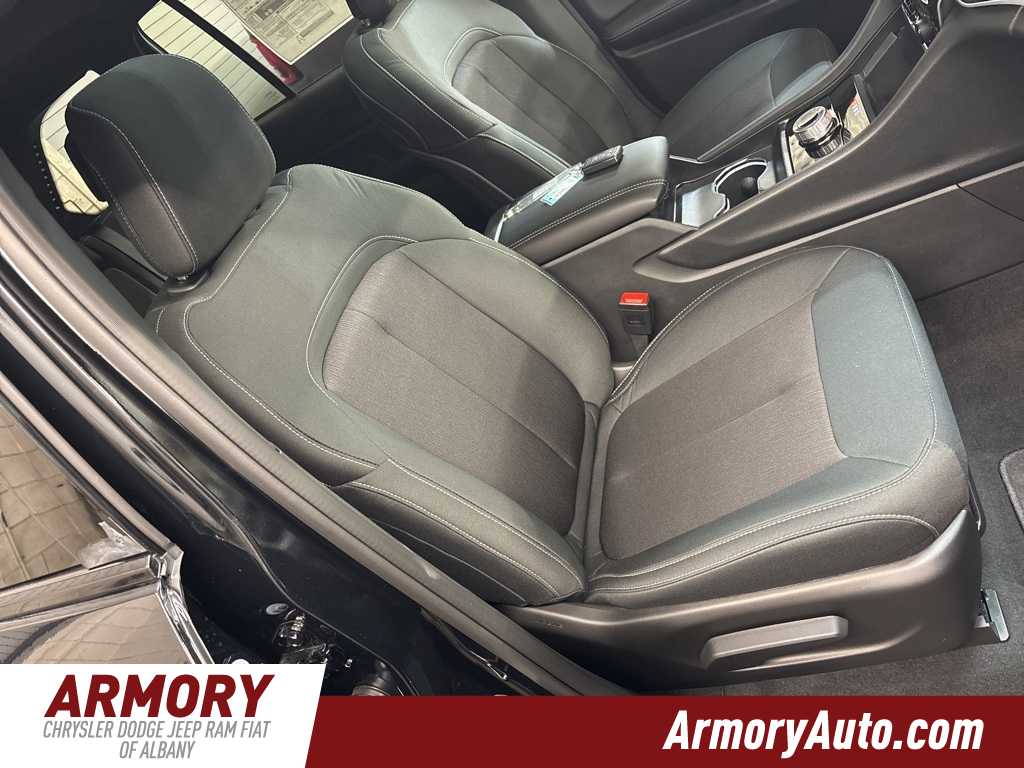 Thumbnail: 2025 Jeep Grand Cherokee - 38