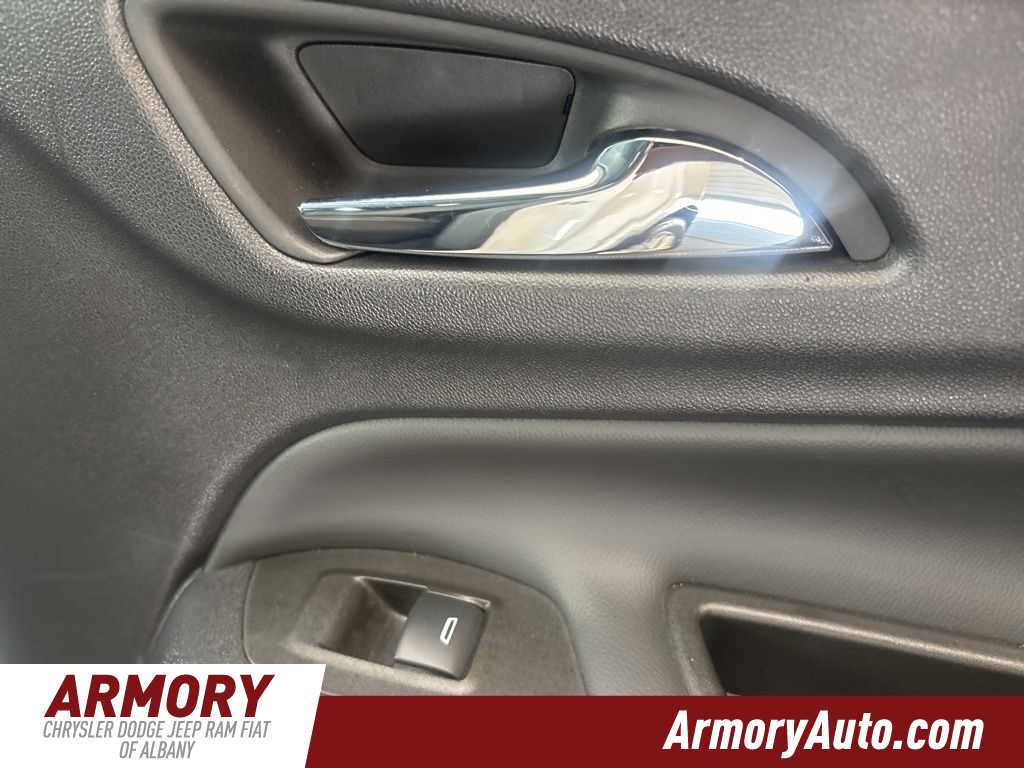 Thumbnail: 2023 Chevrolet Equinox - 30