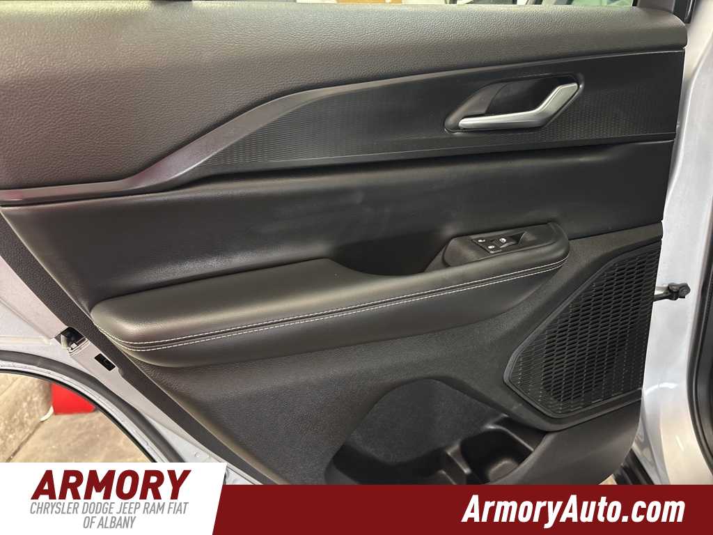 Thumbnail: 2023 Jeep Grand Cherokee - 23