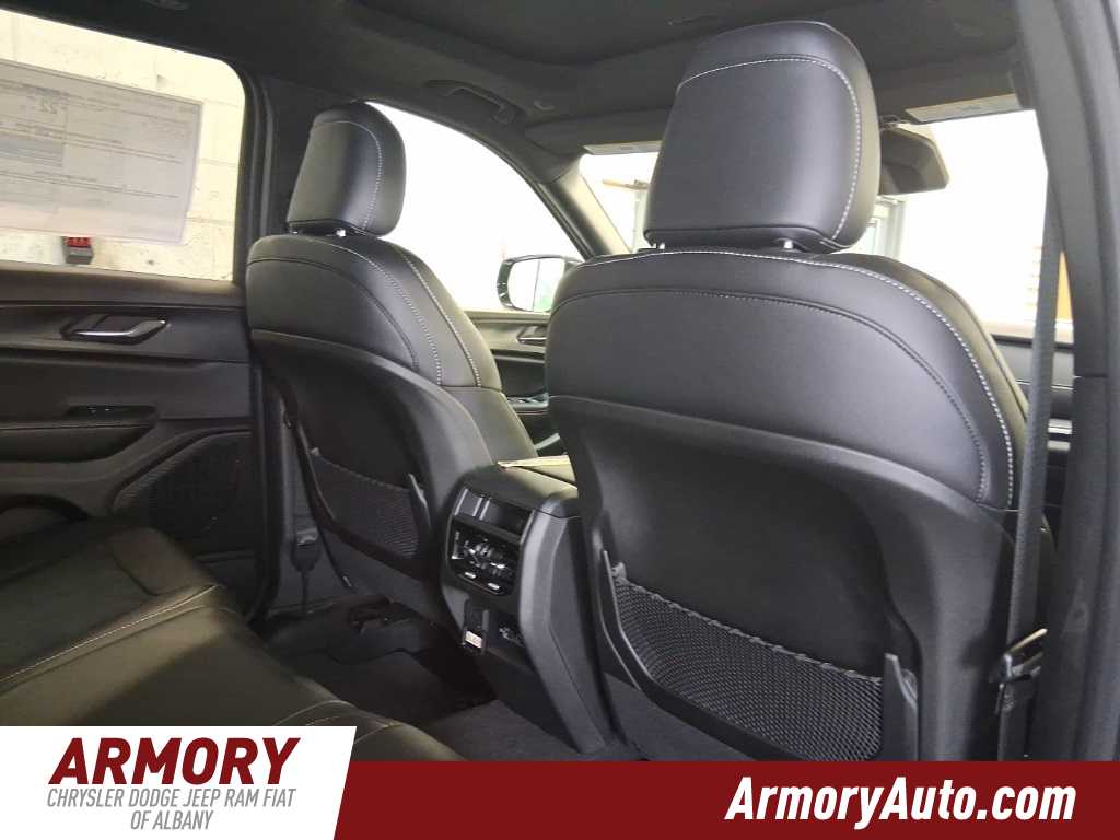 Thumbnail: 2025 Jeep Grand Cherokee - 28