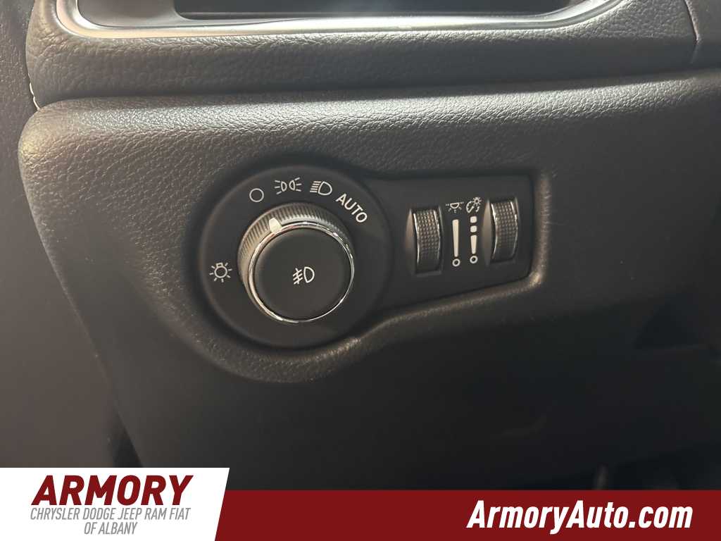 Thumbnail: 2026 Chrysler Pacifica - 11