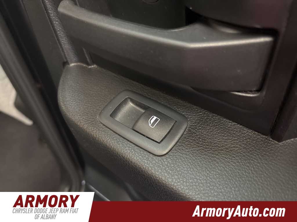 Thumbnail: 2019 RAM 1500 Classic - 27