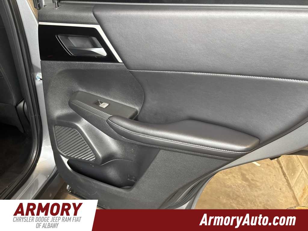 Thumbnail: 2022 Mitsubishi Outlander - 35