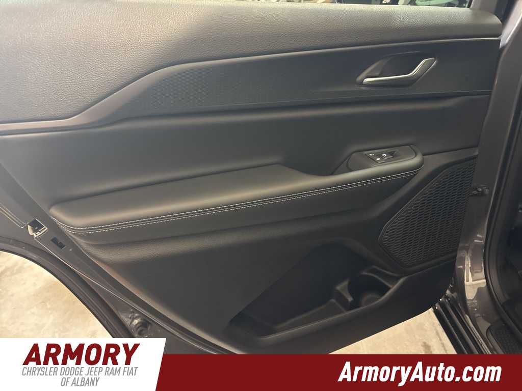 Thumbnail: 2025 Jeep Grand Cherokee L - 22