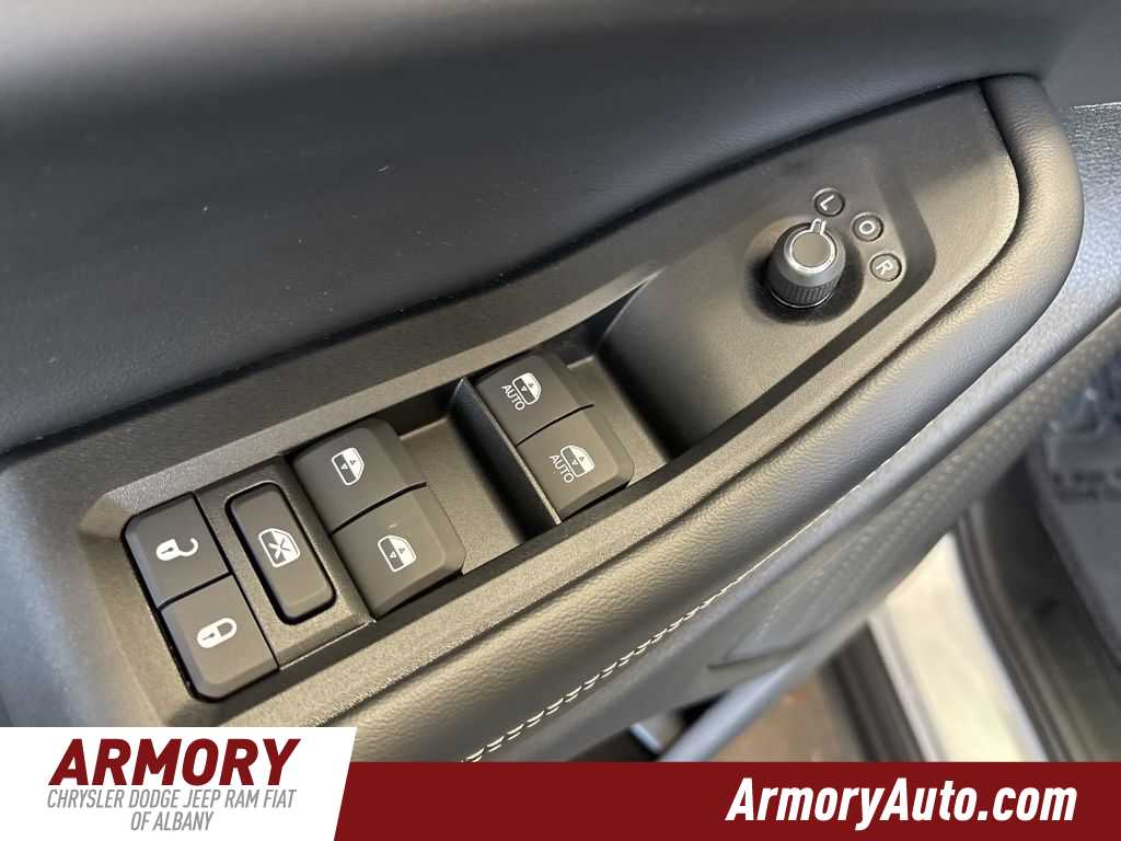 Thumbnail: 2026 Jeep Grand Cherokee - 8