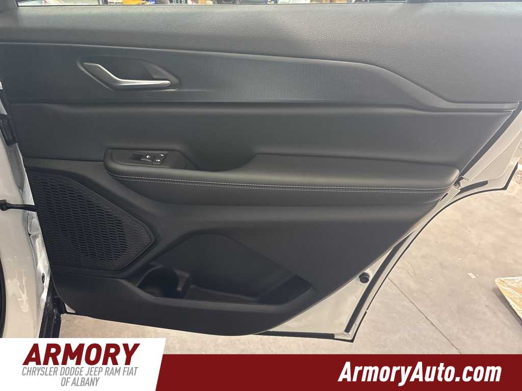 Thumbnail: 2025 Jeep Grand Cherokee L - 28