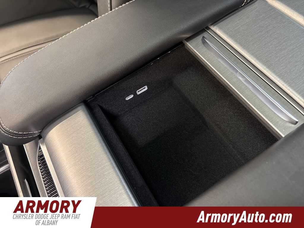 Thumbnail: 2026 Jeep Grand Wagoneer - 26