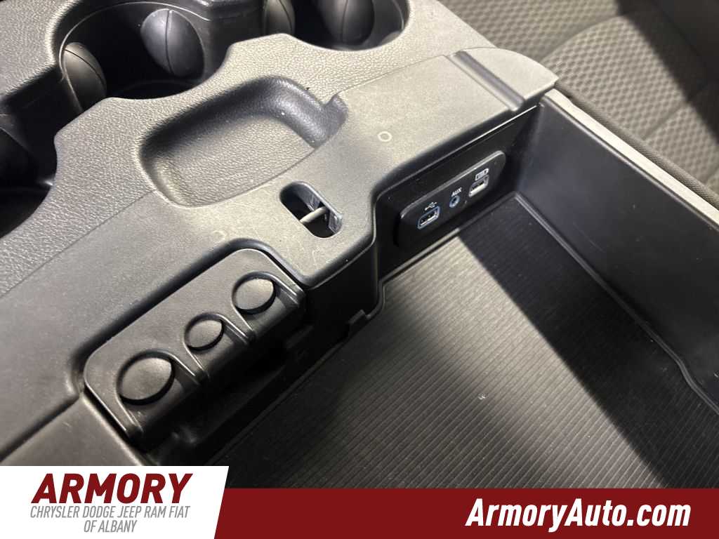 Thumbnail: 2019 RAM 1500 Classic - 23