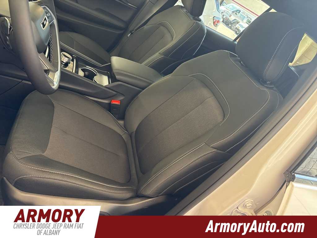 Thumbnail: 2025 Jeep Grand Cherokee L - 10