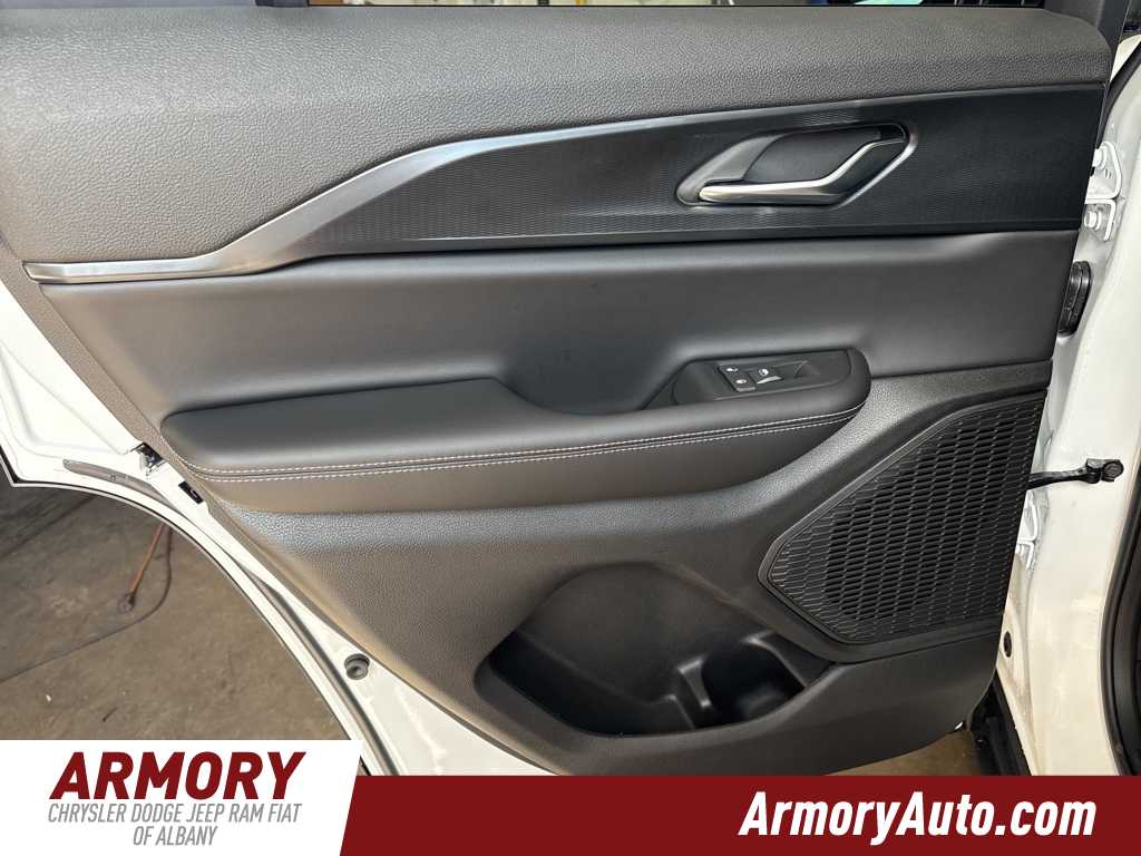 Thumbnail: 2025 Jeep Grand Cherokee - 20