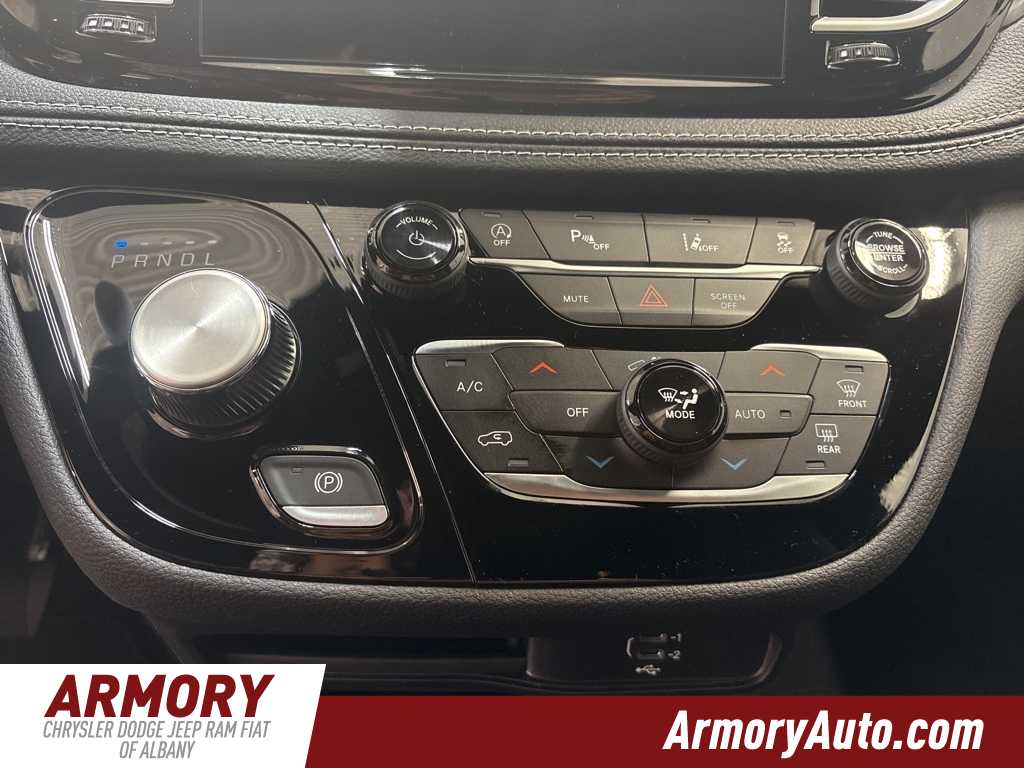 Thumbnail: 2026 Chrysler Pacifica - 16