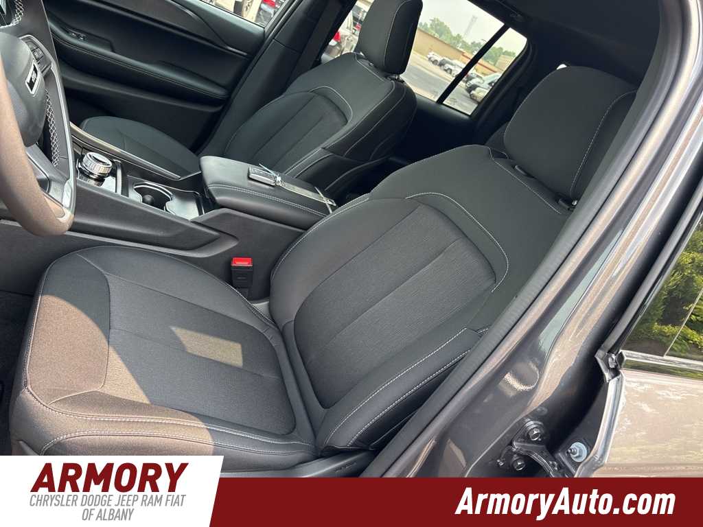 Thumbnail: 2025 Jeep Grand Cherokee - 10