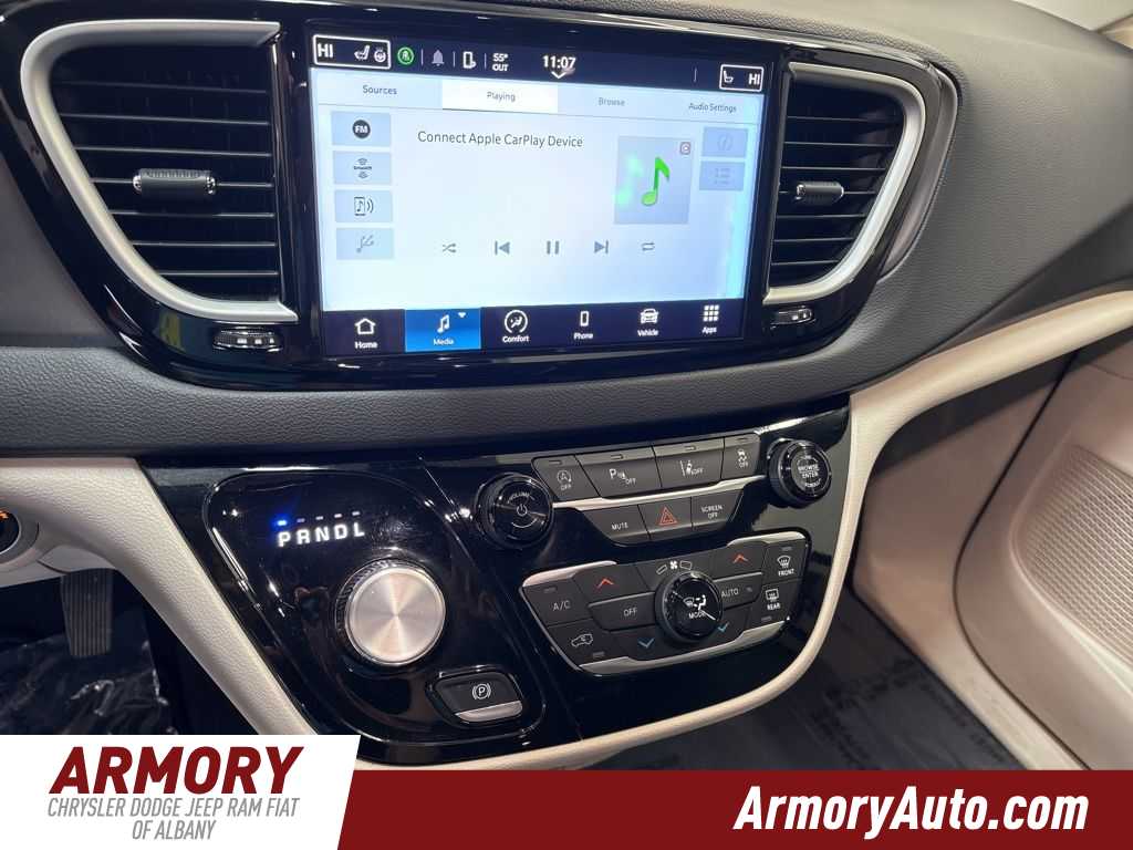 Thumbnail: 2024 Chrysler Pacifica - 18