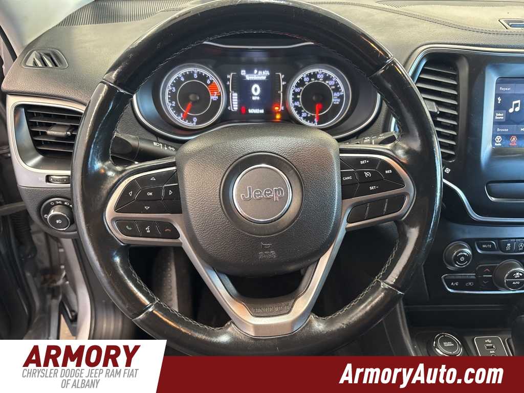 Thumbnail: 2019 Jeep Cherokee - 14
