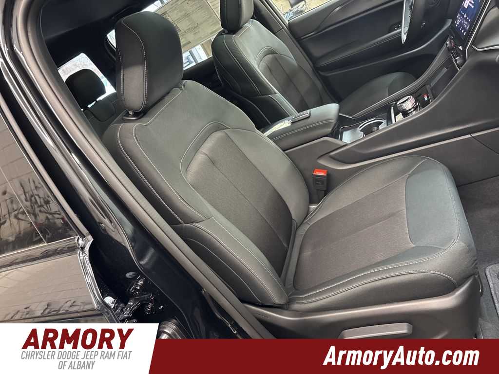 Thumbnail: 2026 Jeep Grand Cherokee - 40