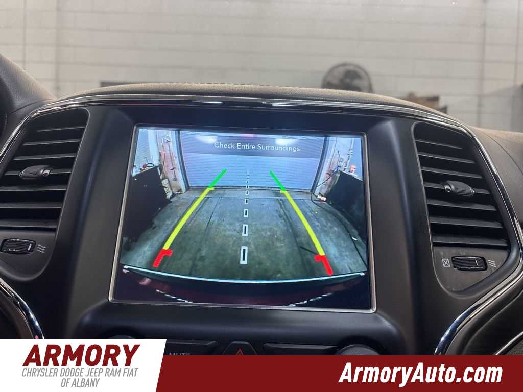 Thumbnail: 2018 Jeep Grand Cherokee - 18