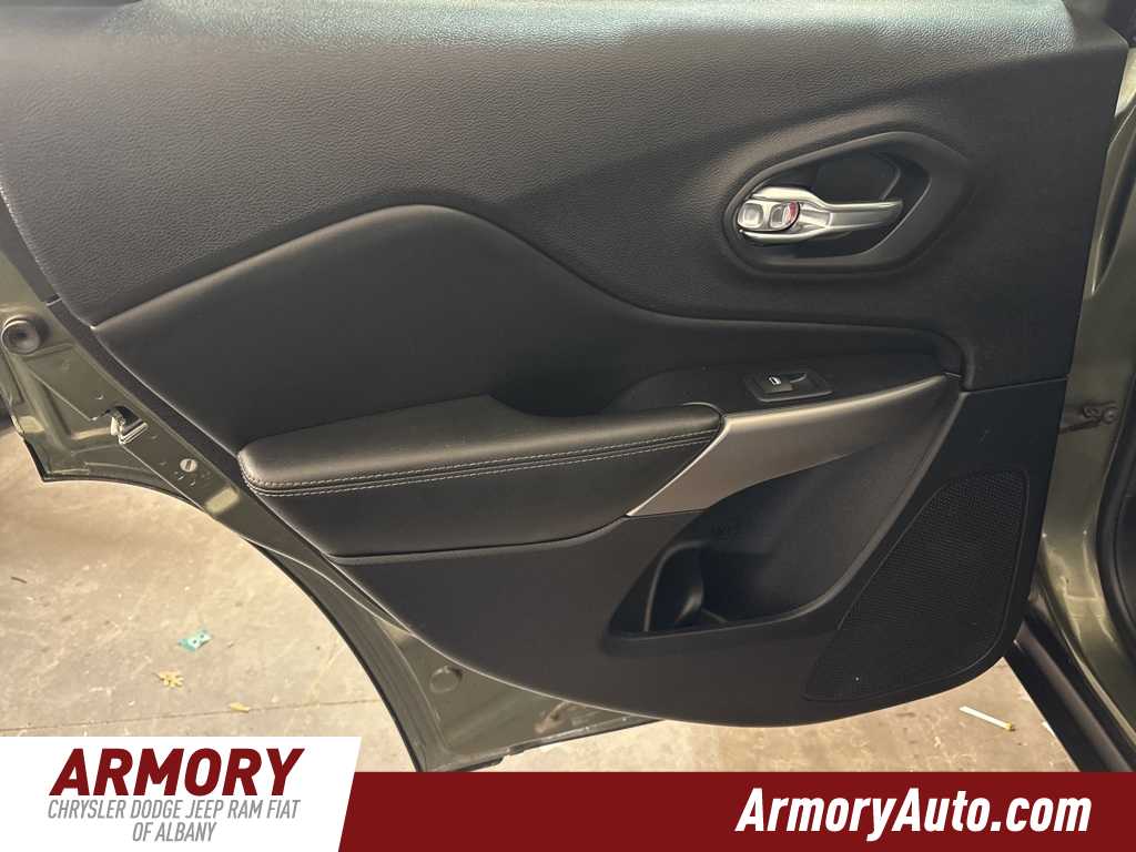 Thumbnail: 2021 Jeep Cherokee - 24