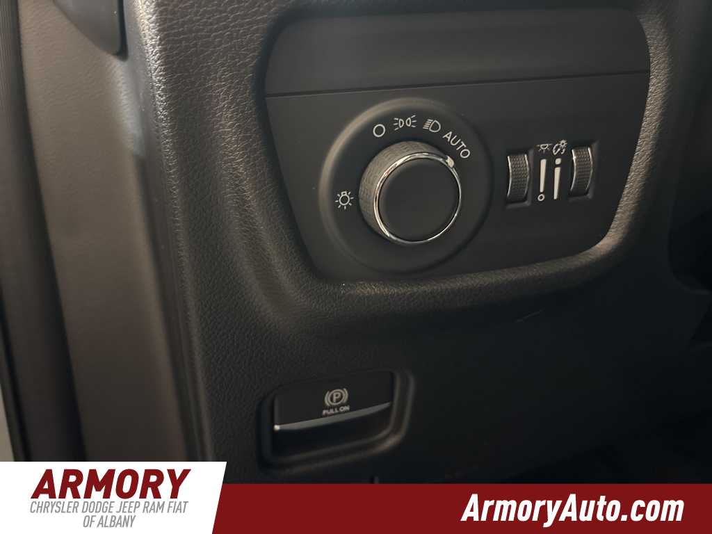 Thumbnail: 2025 Jeep Grand Cherokee - 10