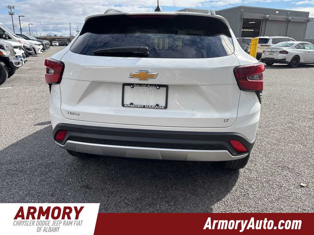 Thumbnail: 2025 Chevrolet Trax - 5