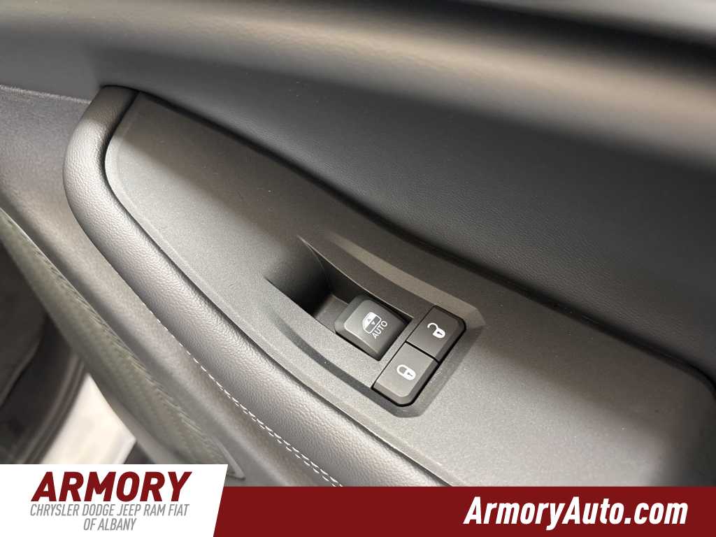 Thumbnail: 2025 Jeep Grand Cherokee - 38