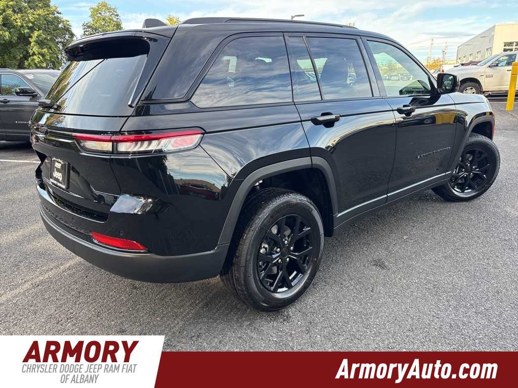 Thumbnail: 2025 Jeep Grand Cherokee - 4