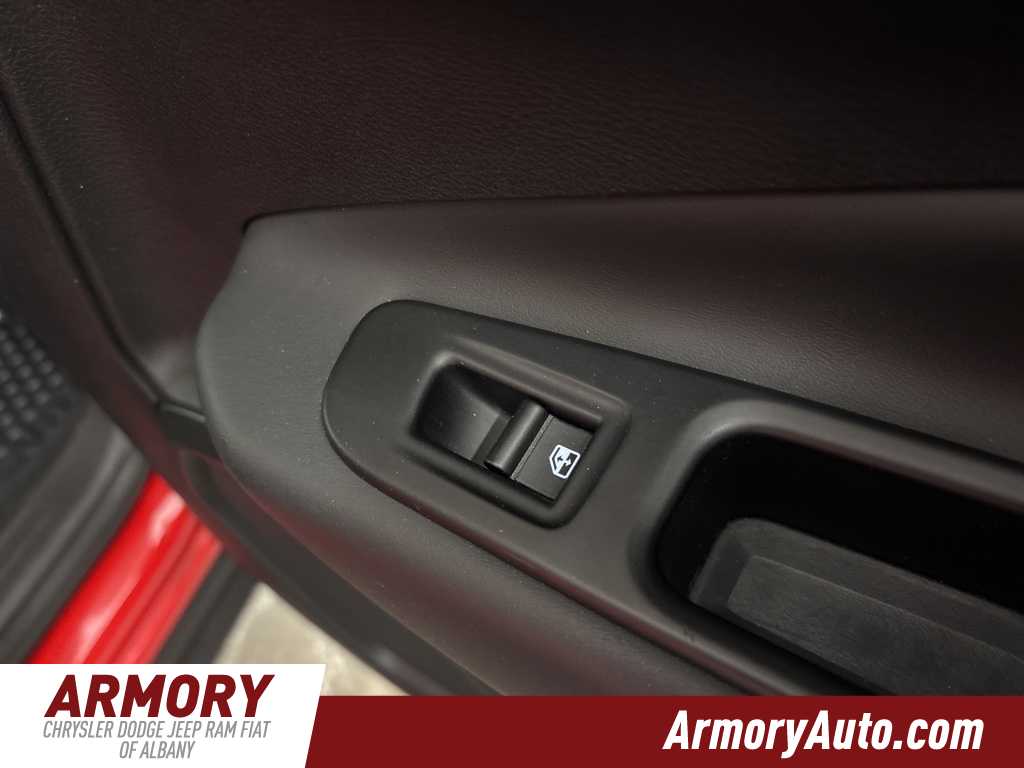 Thumbnail: 2023 Jeep Renegade - 29