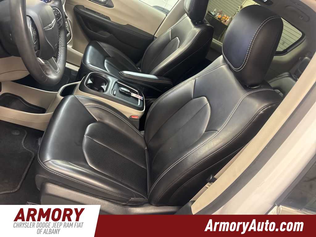 Thumbnail: 2023 Chrysler Pacifica - 12